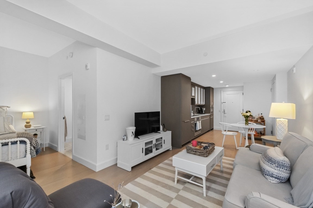 1 bed, 1 bath apartment for rent at 100 Lovejoy Wharf Unit 11Q, Waterfront — photo 1 of 24