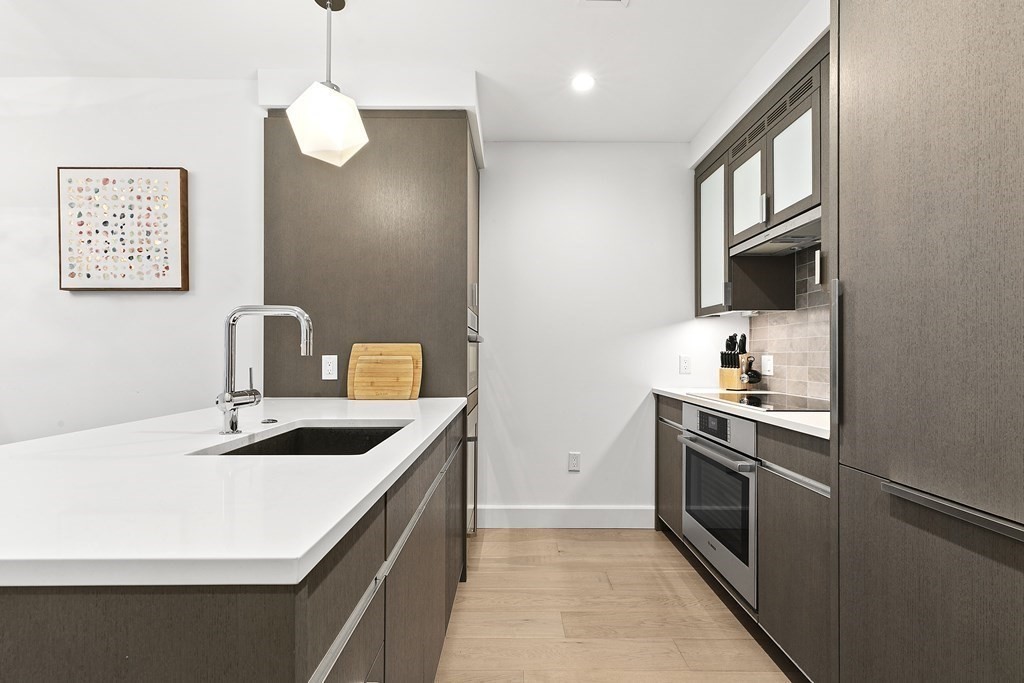 1 bed, 1 bath apartment for rent at 100 Lovejoy Wharf Unit 12M, North End — photo 10 of 22