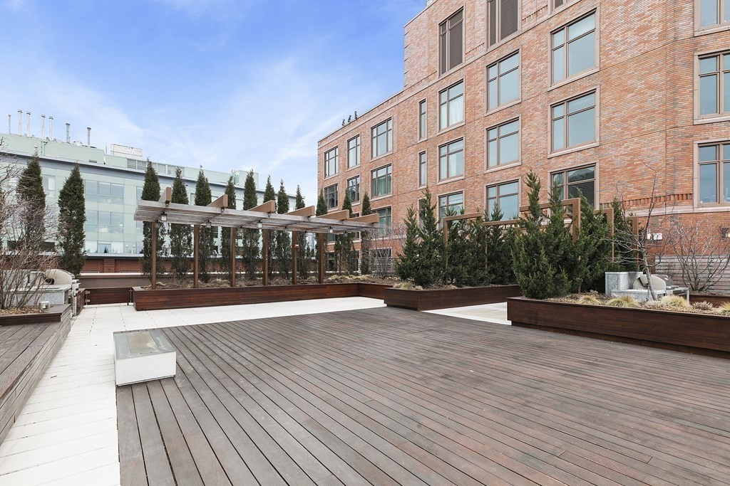 1 bed, 1 bath apartment for rent at 100 Lovejoy Wharf Unit 12M, North End — photo 8 of 22