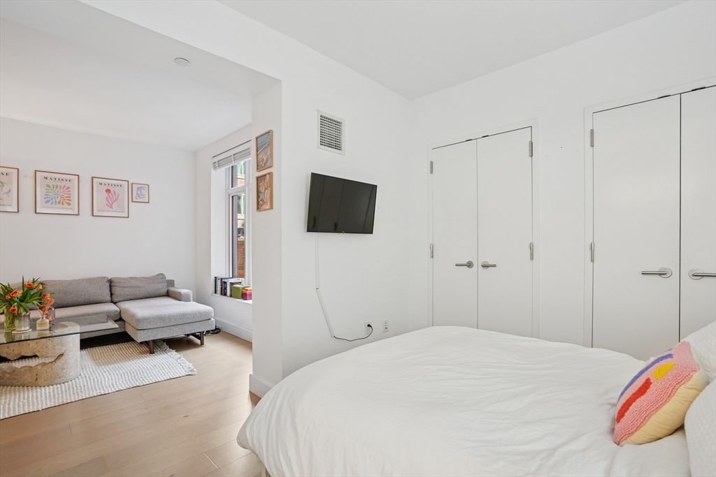 1 bed, 1 bath apartment for rent at 100 Lovejoy Wharf Unit 4Q, Waterfront — photo 6 of 22