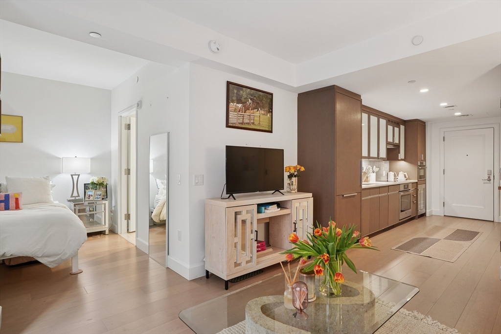 1 bed, 1 bath apartment for rent at 100 Lovejoy Wharf Unit 4Q, Waterfront — photo 1 of 22