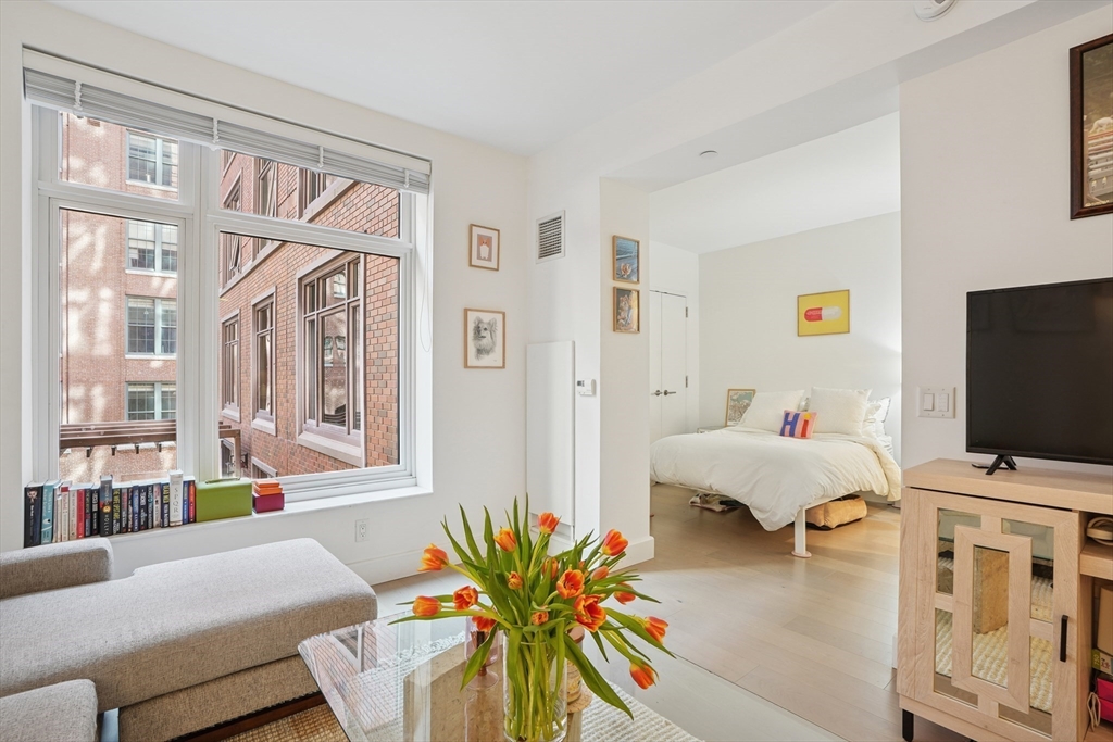 1 bed, 1 bath apartment for rent at 100 Lovejoy Wharf Unit 4Q, Waterfront — photo 2 of 22