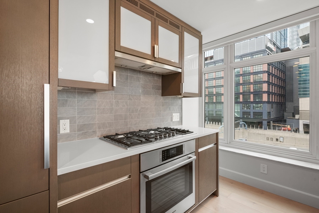 3 bed, 2 bath apartment for rent at 100 Lovejoy Wharf Unit 5D, Waterfront — photo 10 of 40