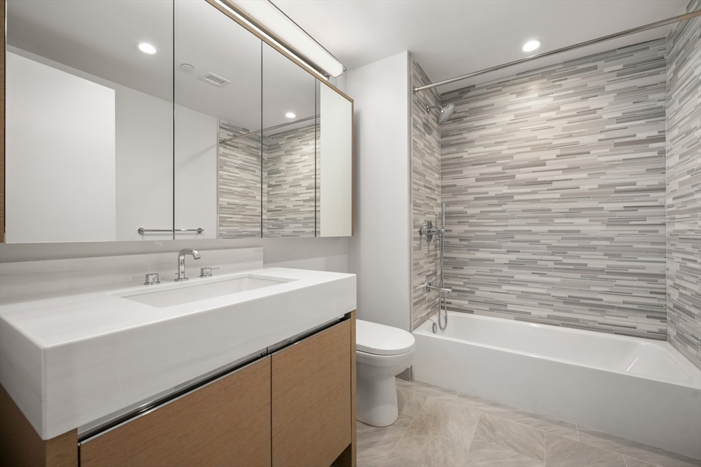 3 bed, 2 bath apartment for rent at 100 Lovejoy Wharf Unit 5D, Waterfront — photo 24 of 40