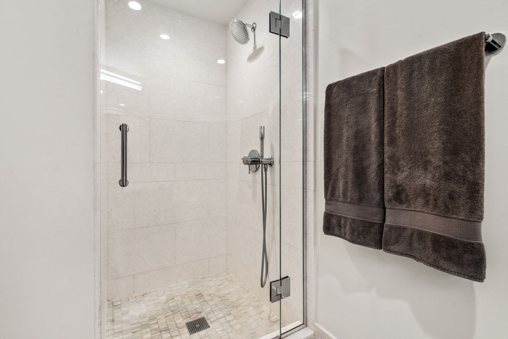 1 bed, 1 bath apartment for rent at 100 Lovejoy Wharf Unit 7E, Waterfront — photo 9 of 19