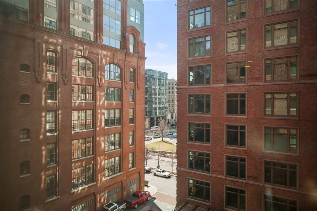 Studio bed, 1 bath apartment for rent at 100 Lovejoy Wharf Unit 7L, Boston — photo 6 of 18