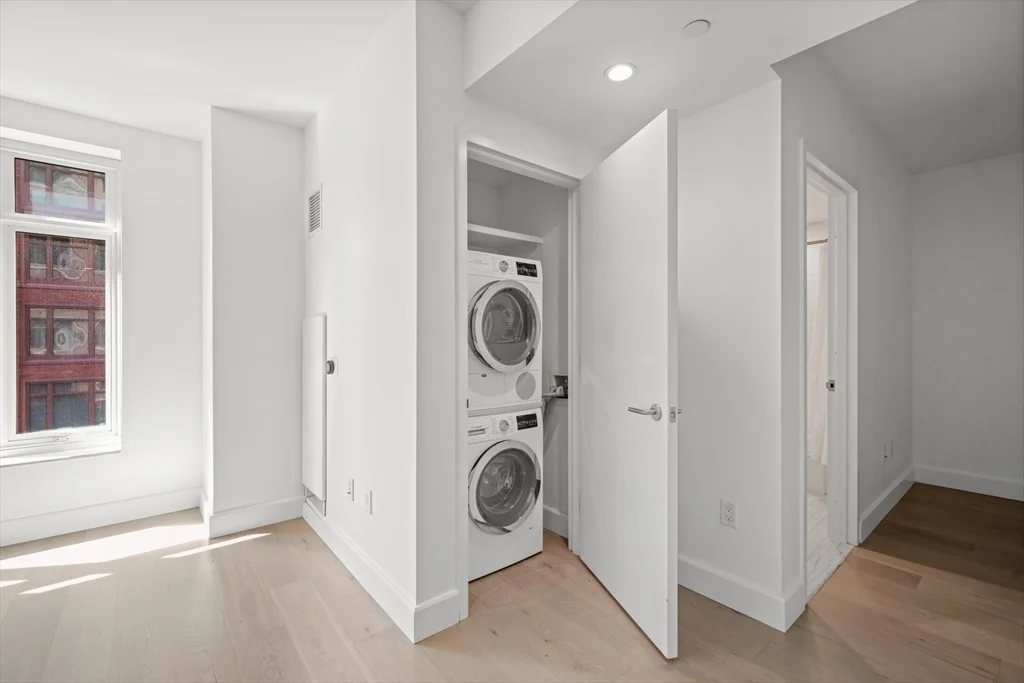 Studio bed, 1 bath apartment for rent at 100 Lovejoy Wharf Unit 7L, Boston — photo 4 of 18