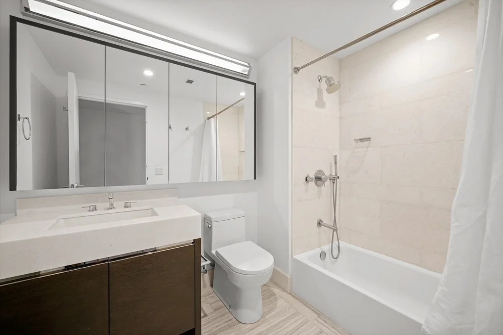 Studio bed, 1 bath apartment for rent at 100 Lovejoy Wharf Unit 7L, Boston — photo 5 of 18
