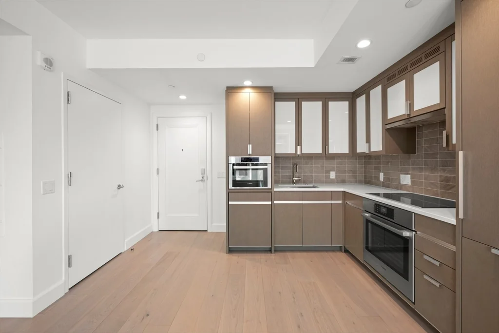 Studio bed, 1 bath apartment for rent at 100 Lovejoy Wharf Unit 7L, Boston — photo 3 of 18