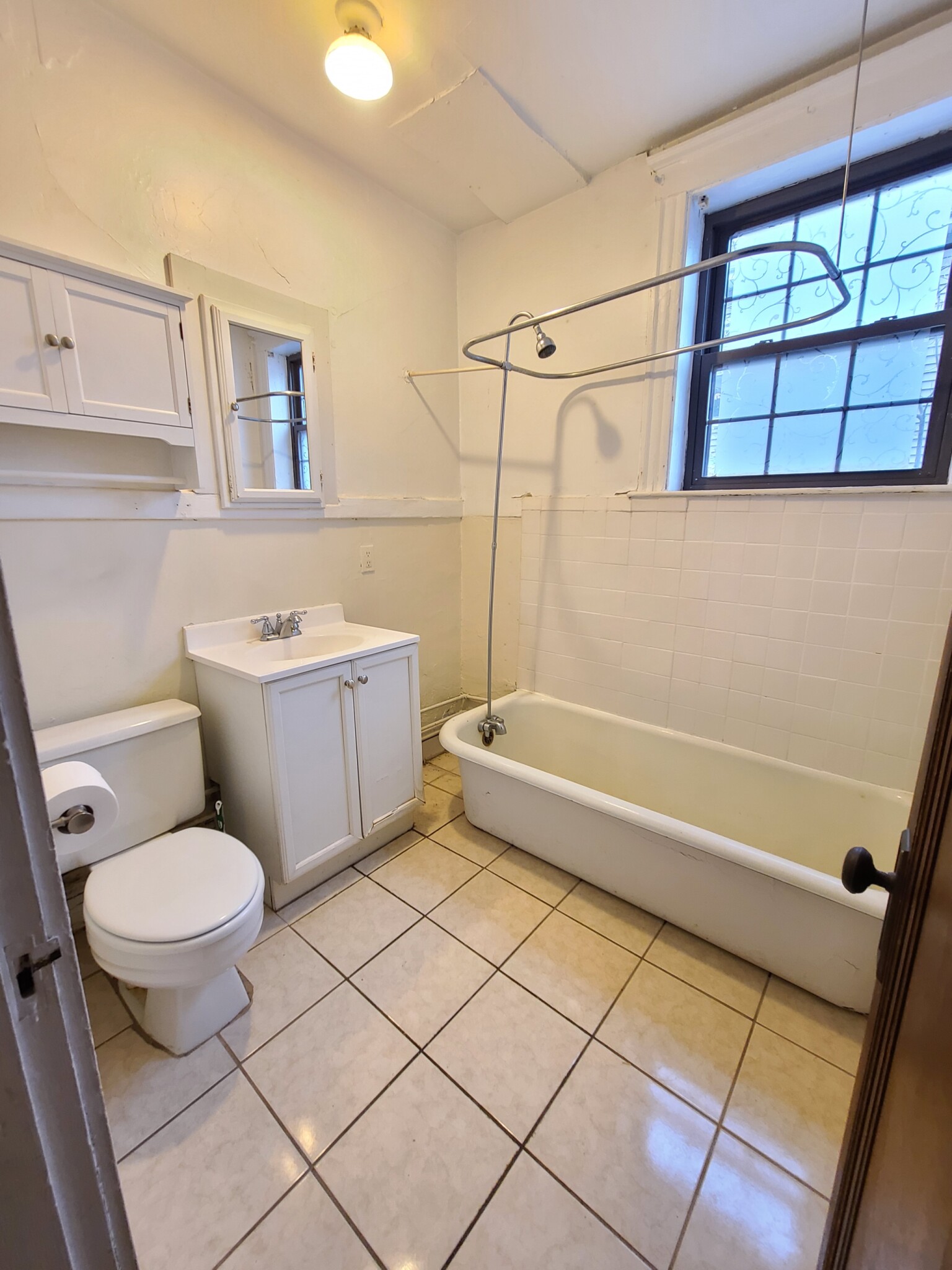 1 bed, 1 bath apartment for rent at 100 Madison Ave Unit 2, Newtonville — photo 8 of 9