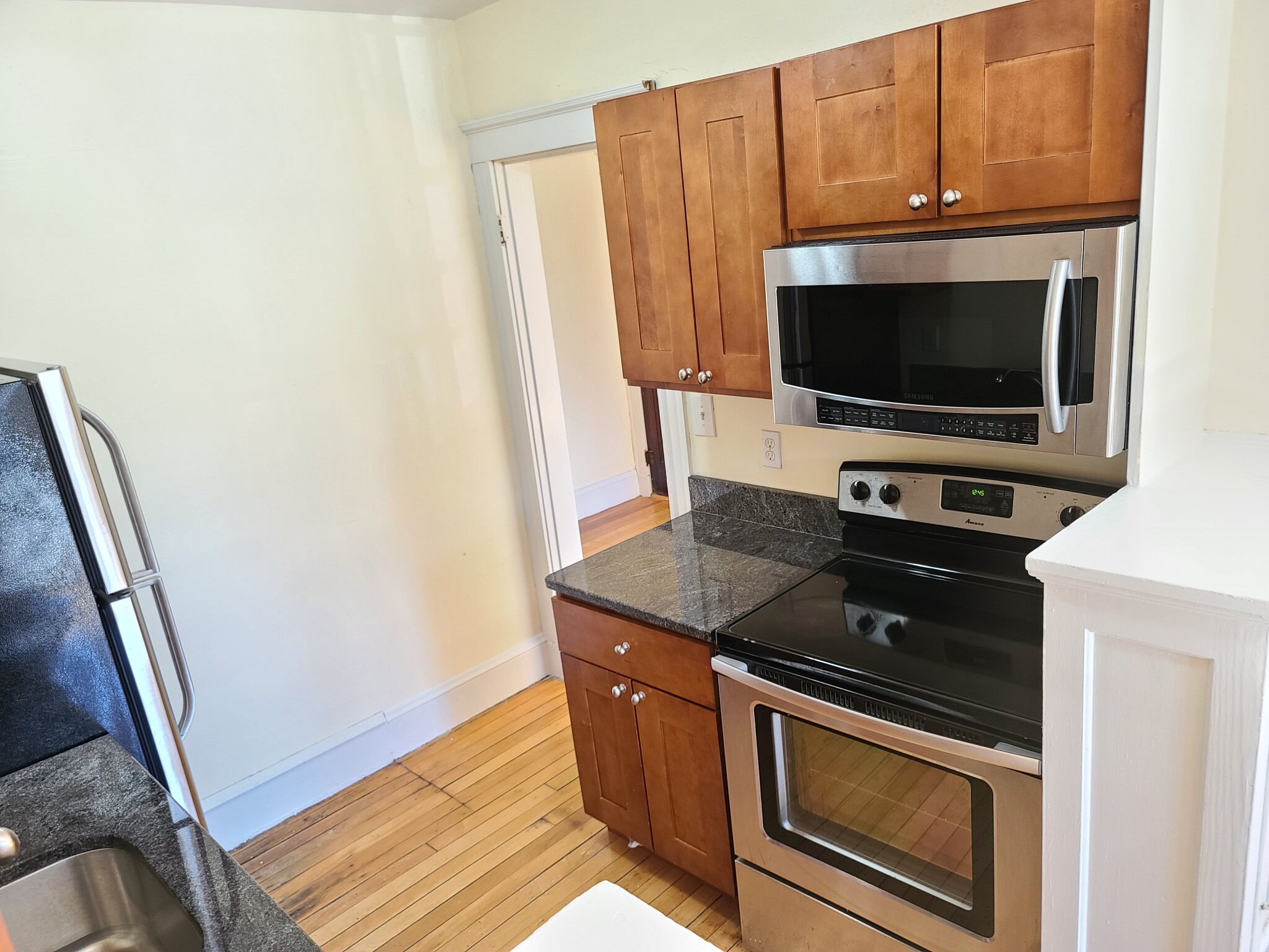 1 bed, 1 bath apartment for rent at 100 Madison Ave Unit 2, Newtonville — photo 3 of 9