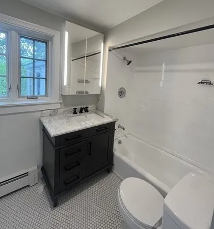 3 bed, 2 bath apartment for rent at 100 Main St Unit 2, Hopkinton — photo 3 of 11