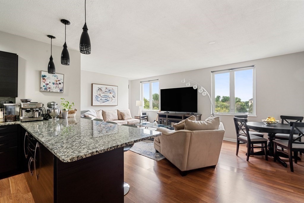 2 bed, 2 bath apartment for rent at 100 Marina Dr Unit 322, Quincy — photo 5 of 19