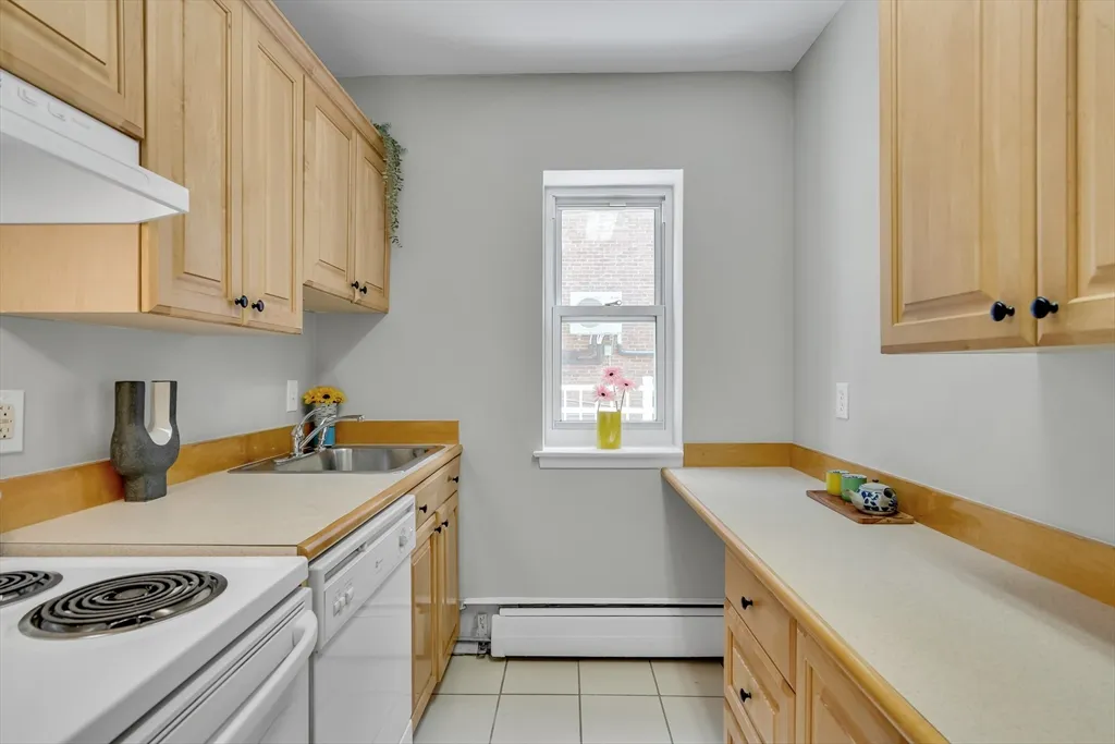 1 bed, 1 bath apartment for rent at 100 Marion St Unit 11, Griggs Park — photo 6 of 12