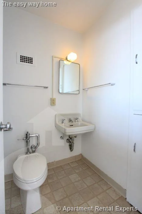 Studio bed, 1 bath apartment for rent at 100 Memorial Dr Unit 11-12C, Kendall Square — photo 8 of 9