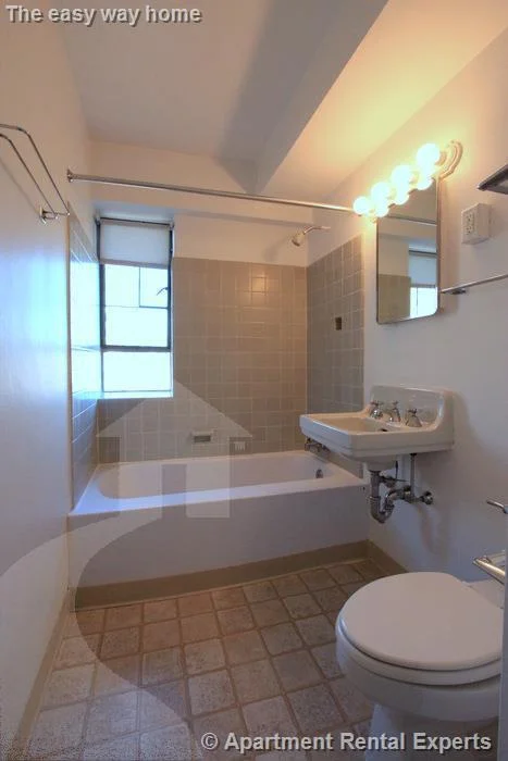 1 bed, 1 bath apartment for rent at 100 Memorial Dr Unit 2-2C, Kendall Square — photo 6 of 8