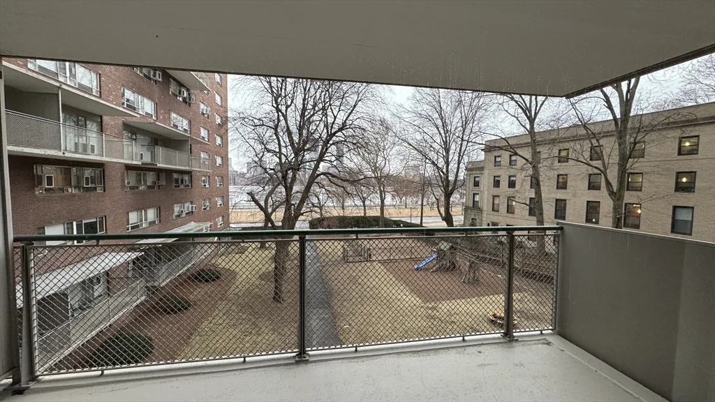 2 bed, 1 bath apartment for rent at 100 Memorial Dr Unit 0502B, Kendall Square — photo 5 of 6