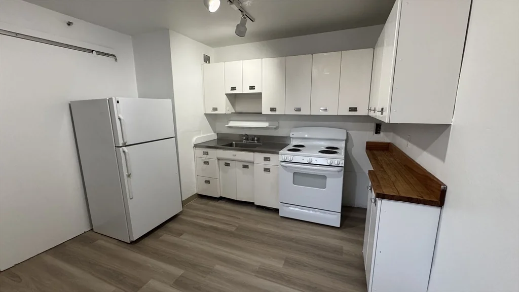 3 bed, 2 bath apartment for rent at 100 Memorial Dr Unit 0503A, Kendall Square — photo 3 of 8