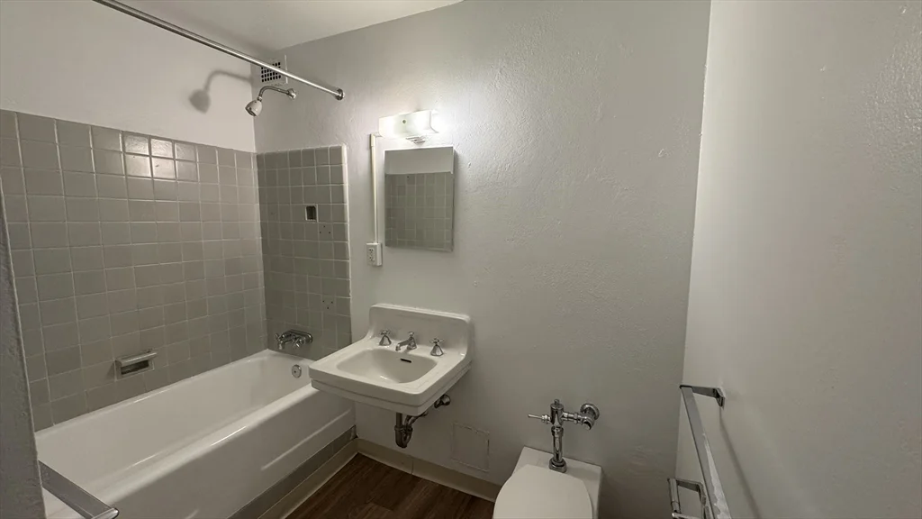 1 bed, 1 bath apartment for rent at 100 Memorial Dr Unit 0503c, Kendall Square — photo 4 of 4