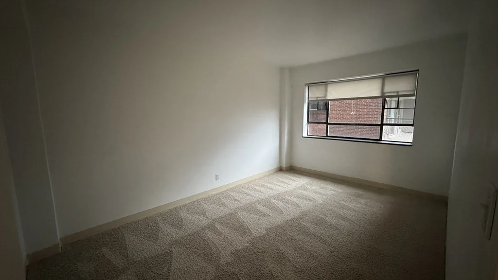 1 bed, 1 bath apartment for rent at 100 Memorial Dr Unit 0503c, Kendall Square — photo 2 of 4