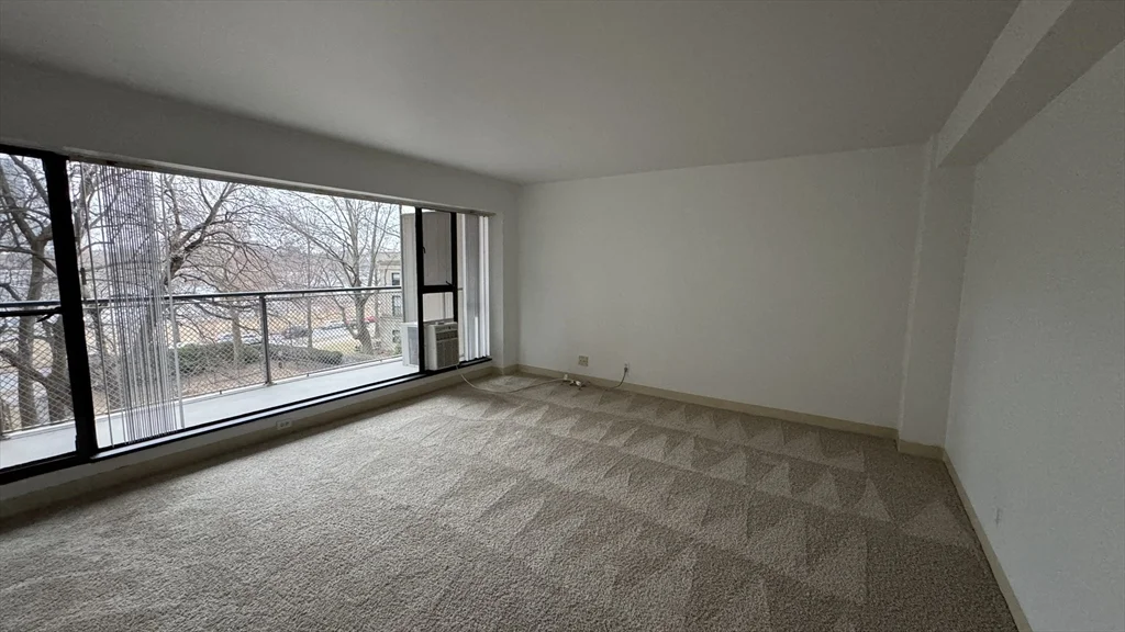 1 bed, 1 bath apartment for rent at 100 Memorial Dr Unit 0503c, Kendall Square — photo 1 of 4
