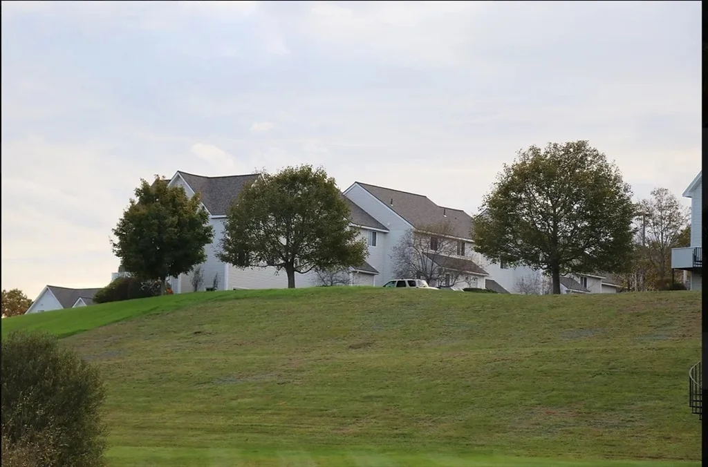 2 bed, 1 bath apartment for rent at 100 Merrimack Ave Unit 125, Dracut — photo 4 of 32