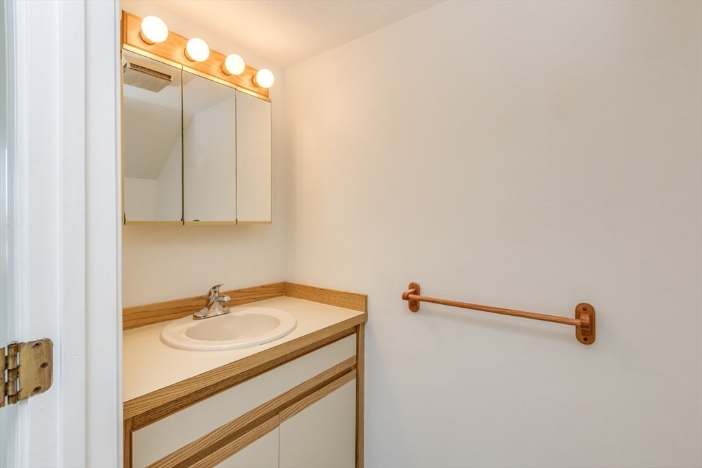 2 bed, 1 bath apartment for rent at 100 Merrimack Ave Unit 131, Dracut — photo 10 of 24
