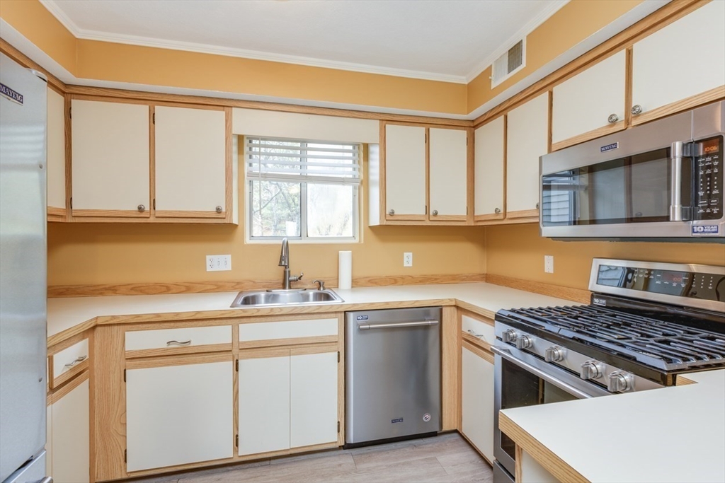 2 bed, 1 bath apartment for rent at 100 Merrimack Ave Unit 131, Dracut — photo 4 of 24