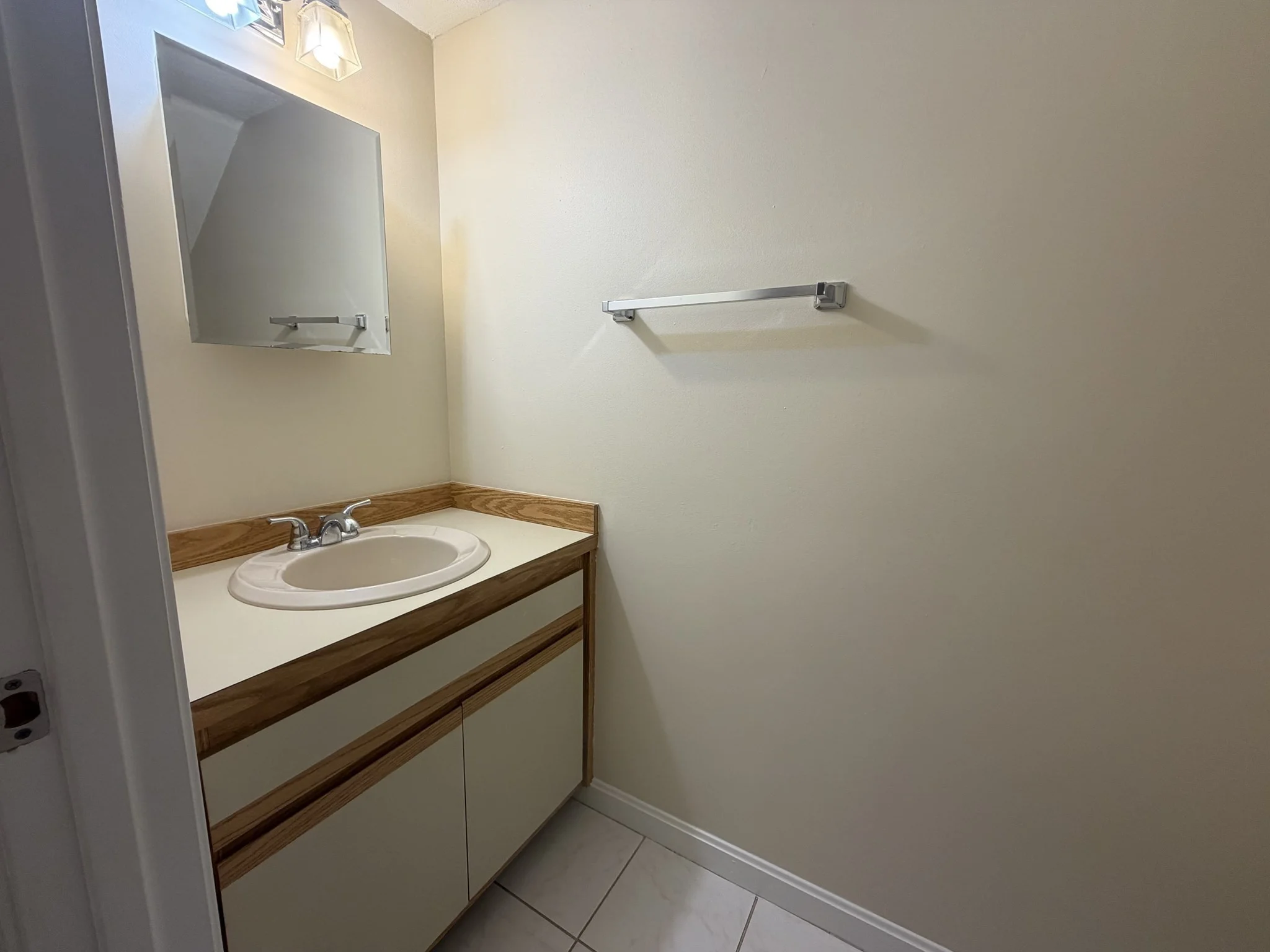 2 bed, 1 bath apartment for rent at 100 Merrimack Ave Unit 53, Dracut — photo 9 of 18