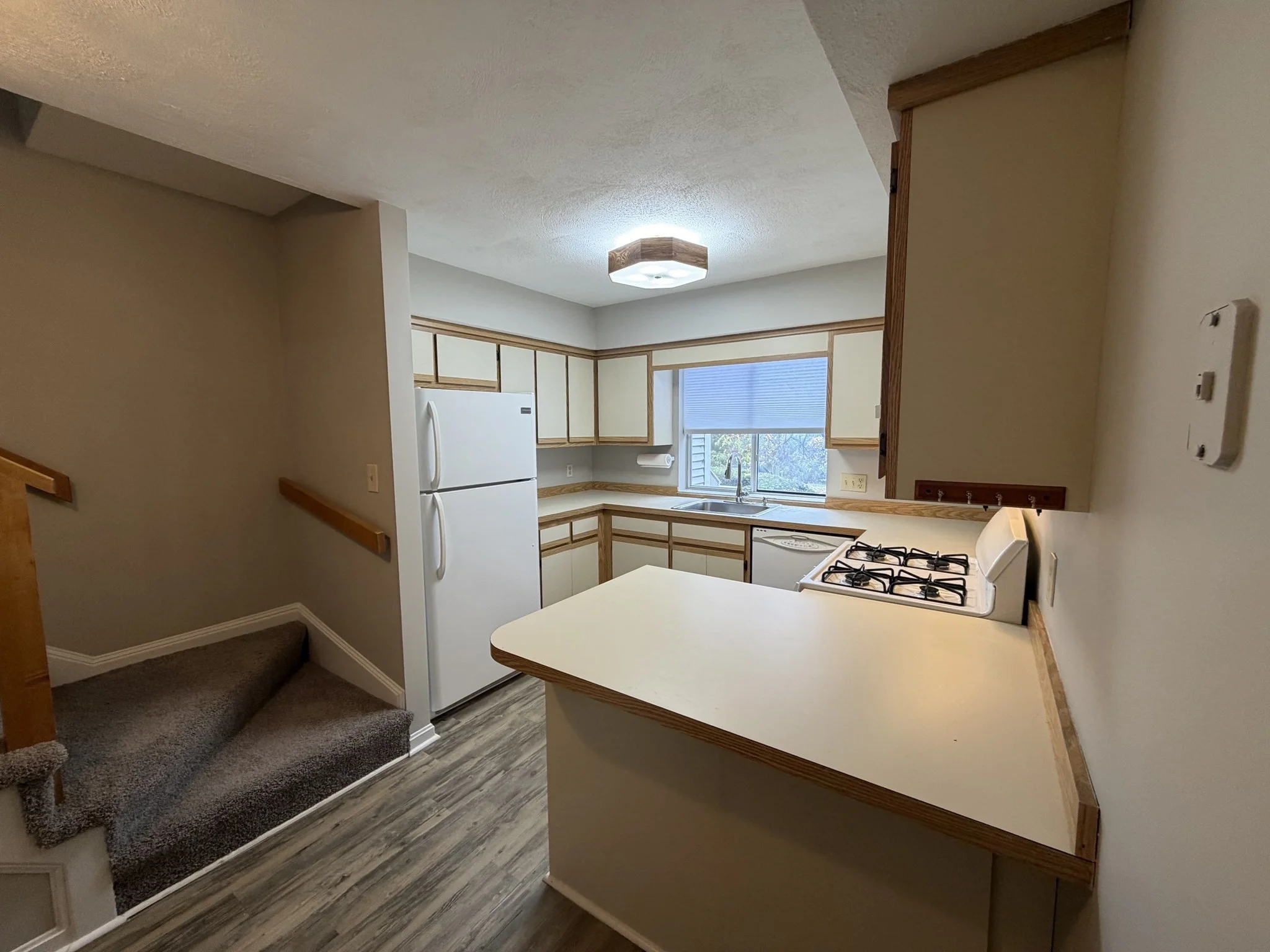 2 bed, 1 bath apartment for rent at 100 Merrimack Ave Unit 53, Dracut — photo 3 of 18