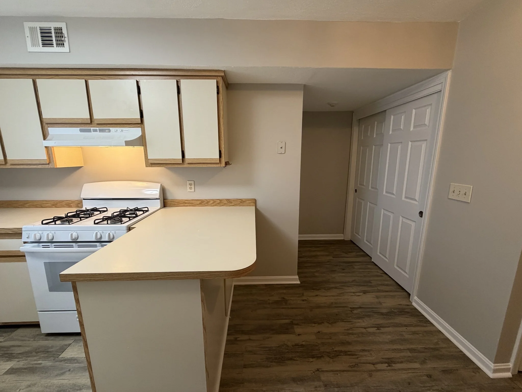 2 bed, 1 bath apartment for rent at 100 Merrimack Ave Unit 53, Dracut — photo 2 of 18