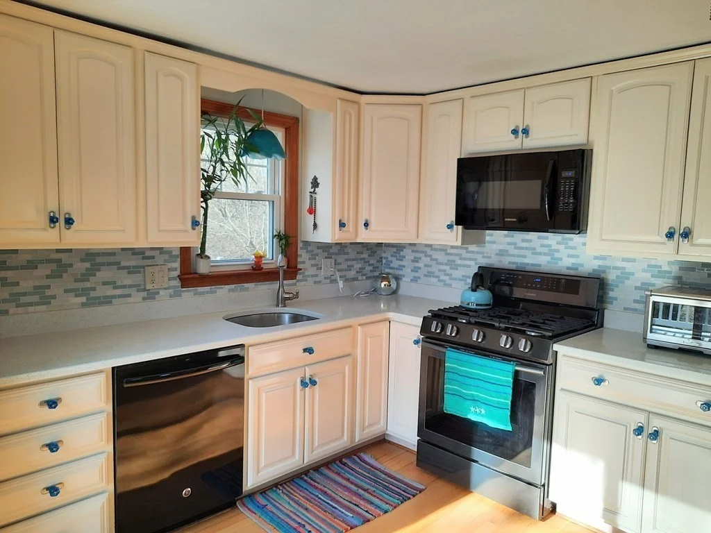 3 bed, 1 bath apartment for rent at 100 Monitor Rd Unit 100, Marshfield — photo 4 of 20