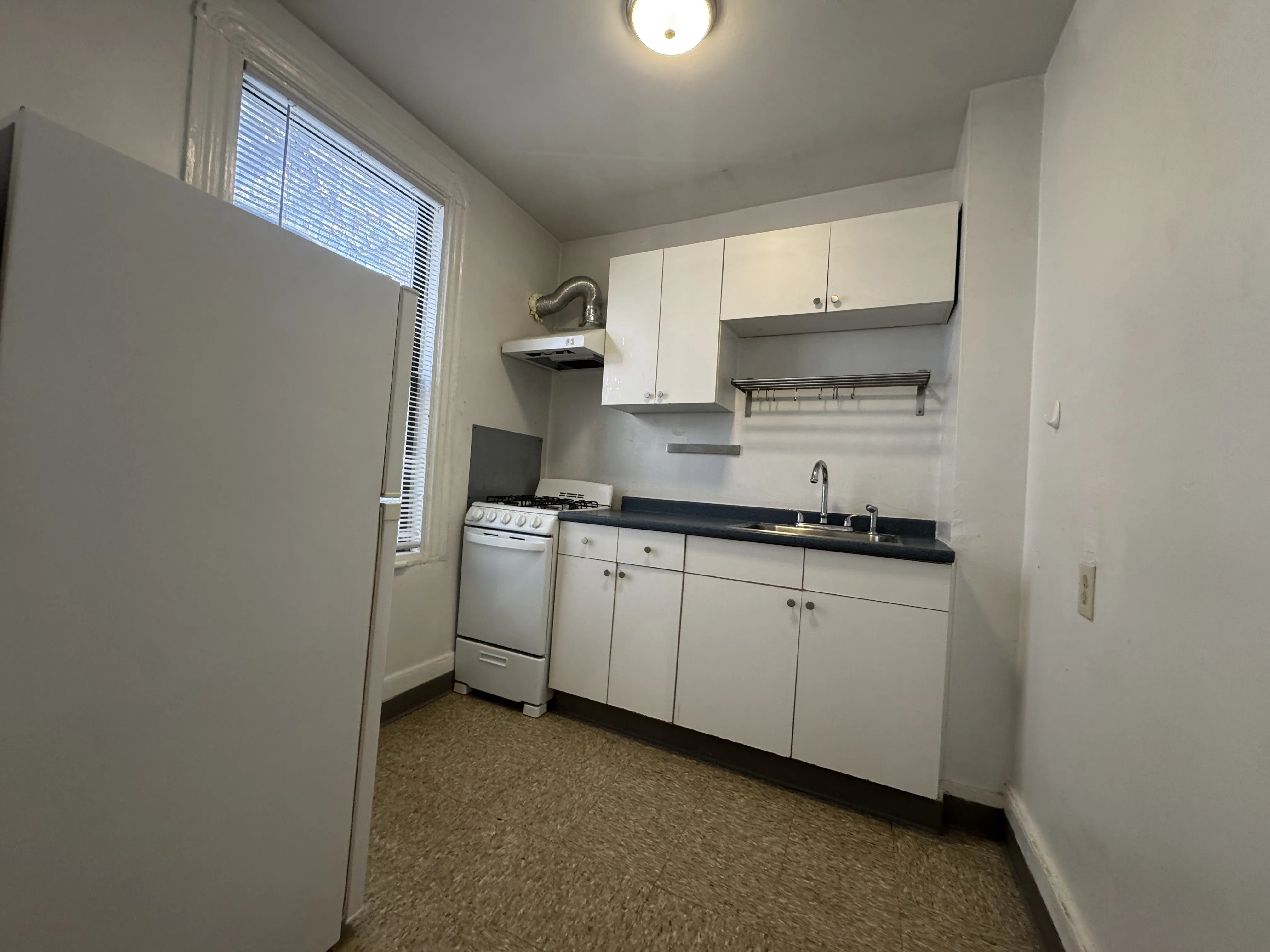1 bed, 1 bath apartment for rent at 100 Myrtle St Unit 6, Beacon Hill — photo 3 of 10