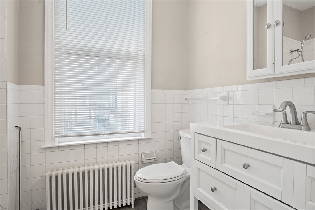 1 bed, 1 bath apartment for rent at 100 North Franklin Unit 2, Holbrook — photo 4 of 19