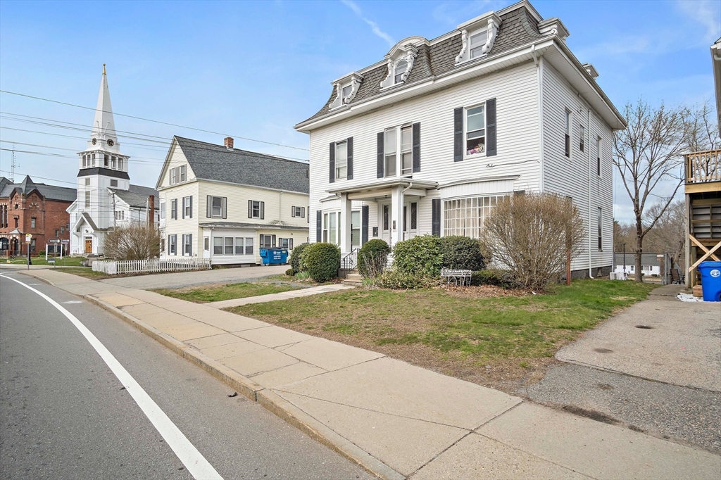 1 bed, 1 bath apartment for rent at 100 North Franklin Unit 2, Holbrook — photo 2 of 19