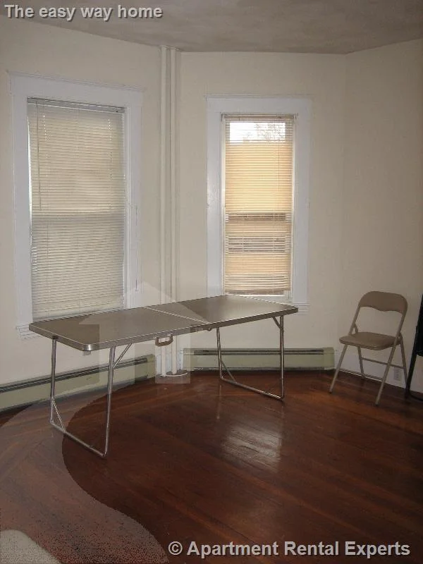 2 bed, 1 bath apartment for rent at 100 North St Unit 1, Tufts — photo 3 of 7