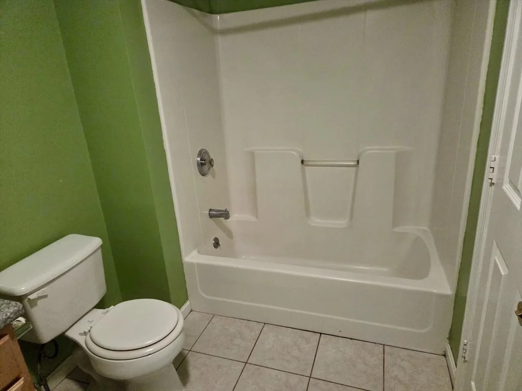 2 bed, 1 bath apartment for rent at 100 Nutting Rd Unit E2, Westford — photo 9 of 10