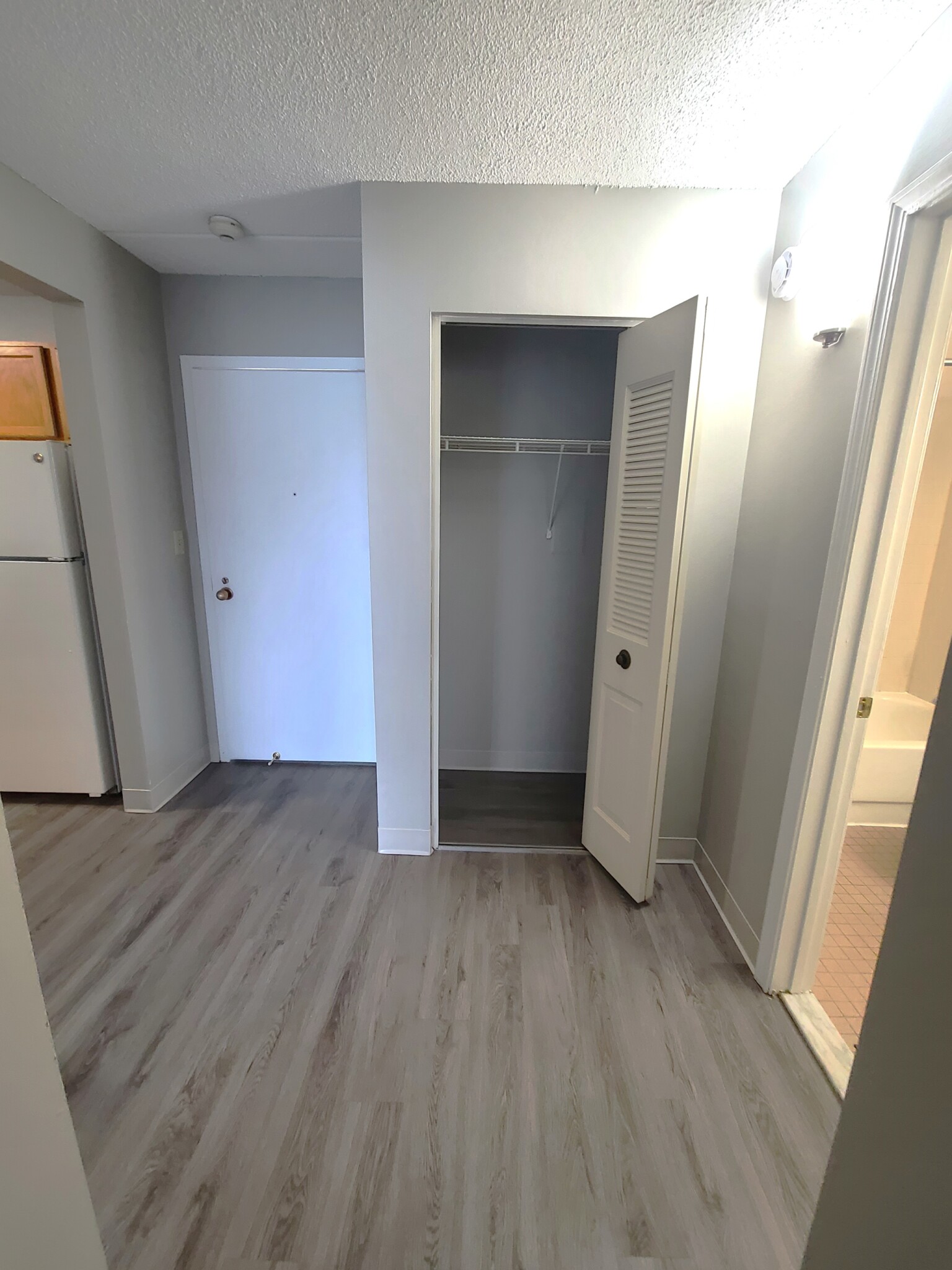 1 bed, 1 bath apartment for rent at 100 Ocean View Dr Unit 407, Dorchester — photo 4 of 9