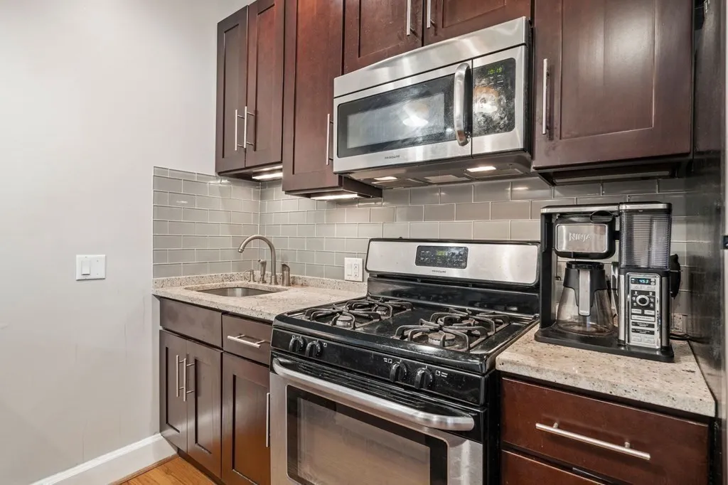 2 bed, 1.5 bath apartment for rent at 100 Old Harbor St Unit 1, South Boston — photo 3 of 12