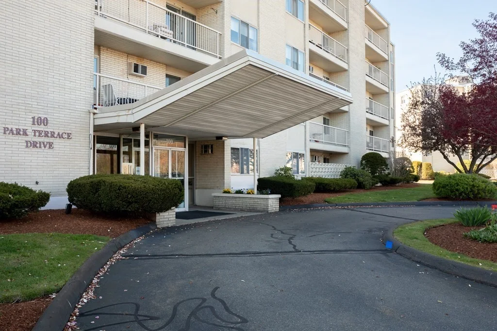 2 bed, 1 bath apartment for rent at 100 Park Terrace Dr Unit 143, Stoneham — photo 1 of 17