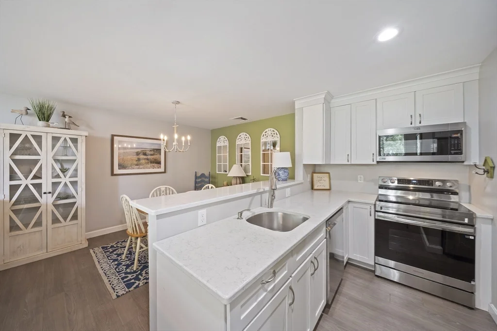 2 bed, 2 bath apartment for rent at 100 Parks St Unit 18, South Duxbury — photo 15 of 36