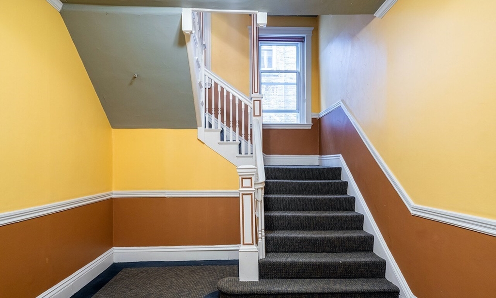1 bed, 1 bath apartment for rent at 100 Queensberry Unit B, Fenway — photo 4 of 5