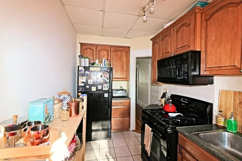 2 bed, 1 bath apartment for rent at 100 Quincy Ave Unit 4, Winthrop — photo 3 of 9