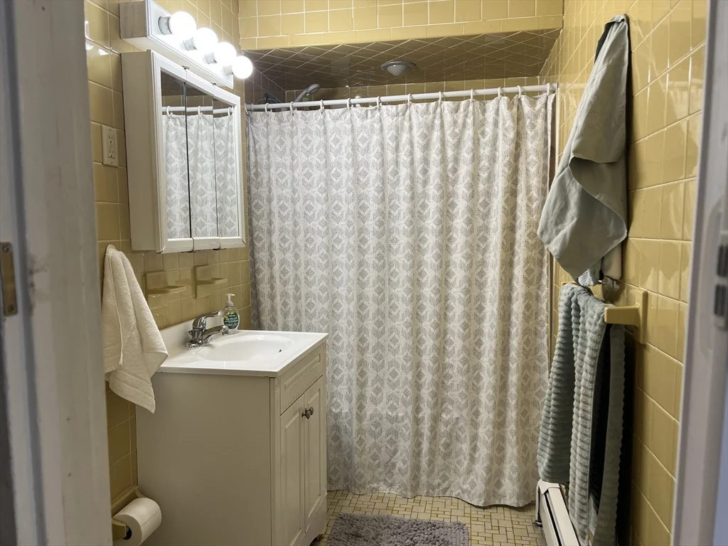 2 bed, 1 bath apartment for rent at 100 Quincy Ave Unit 5, Winthrop — photo 8 of 17