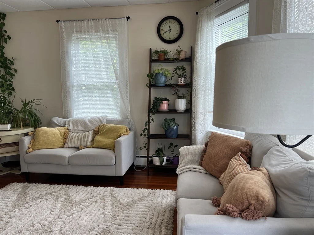 2 bed, 1 bath apartment for rent at 100 Quincy Ave Unit 5, Winthrop — photo 3 of 17