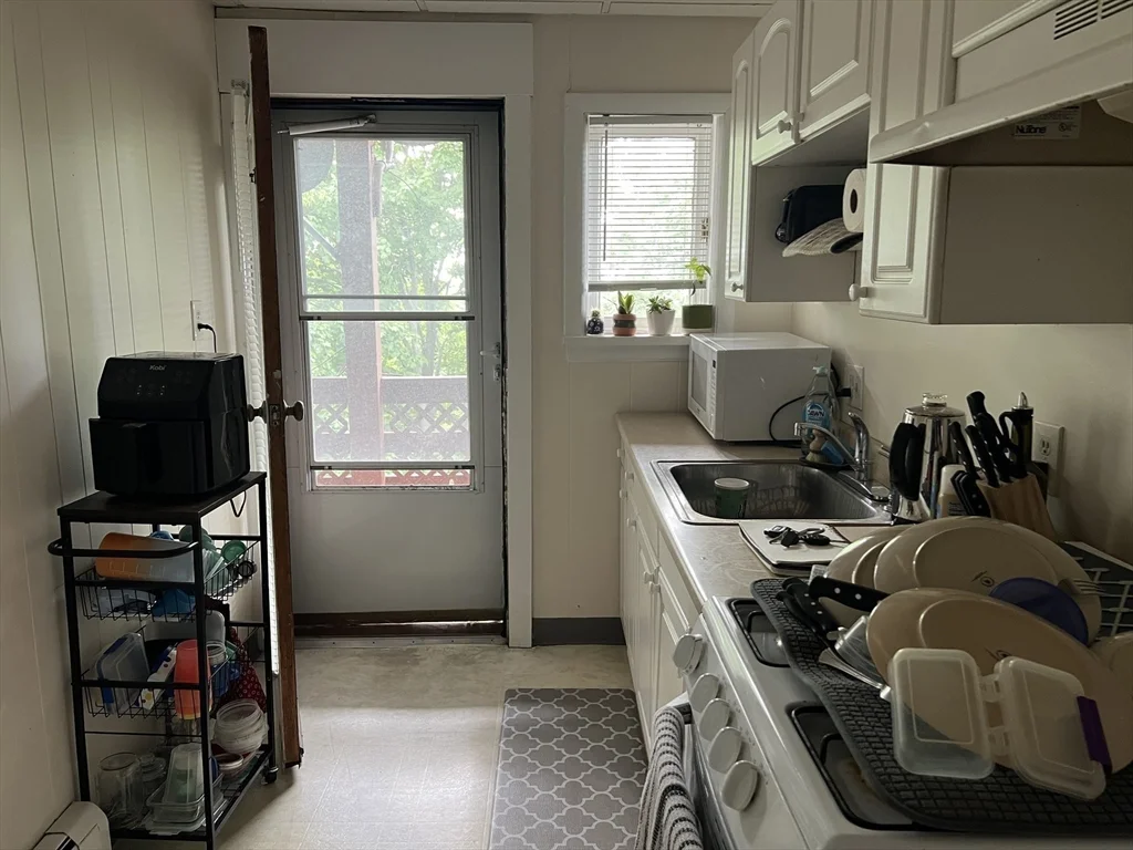2 bed, 1 bath apartment for rent at 100 Quincy Ave Unit 5, Winthrop — photo 7 of 17