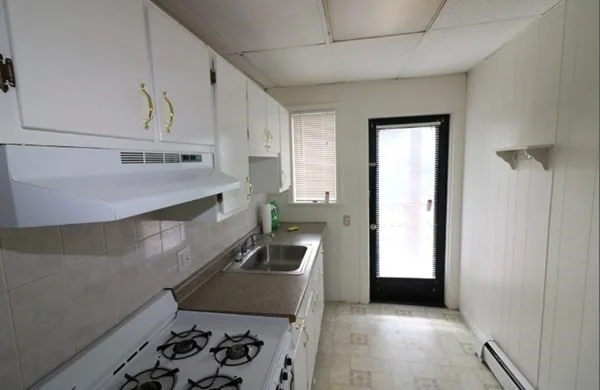 2 bed, 1 bath apartment for rent at 100 Quincy Ave Unit 6, Winthrop — photo 3 of 9