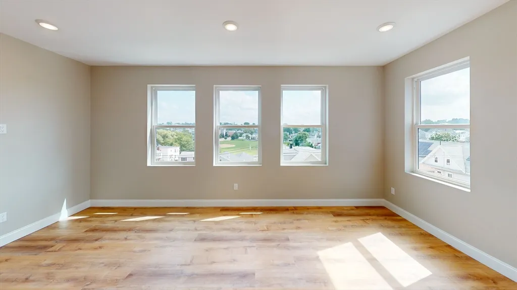 2 bed, 1 bath apartment for rent at 100 Revere Unit 508, Revere Beach — photo 4 of 11