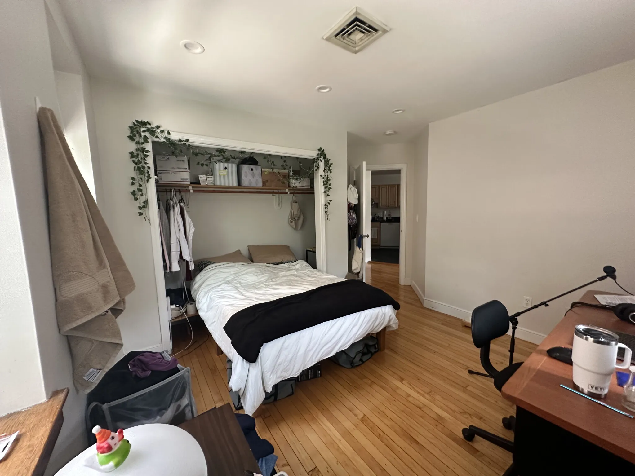 2 bed, 2 bath apartment for rent at 100 Riverway Unit 4, Longwood — photo 15 of 17