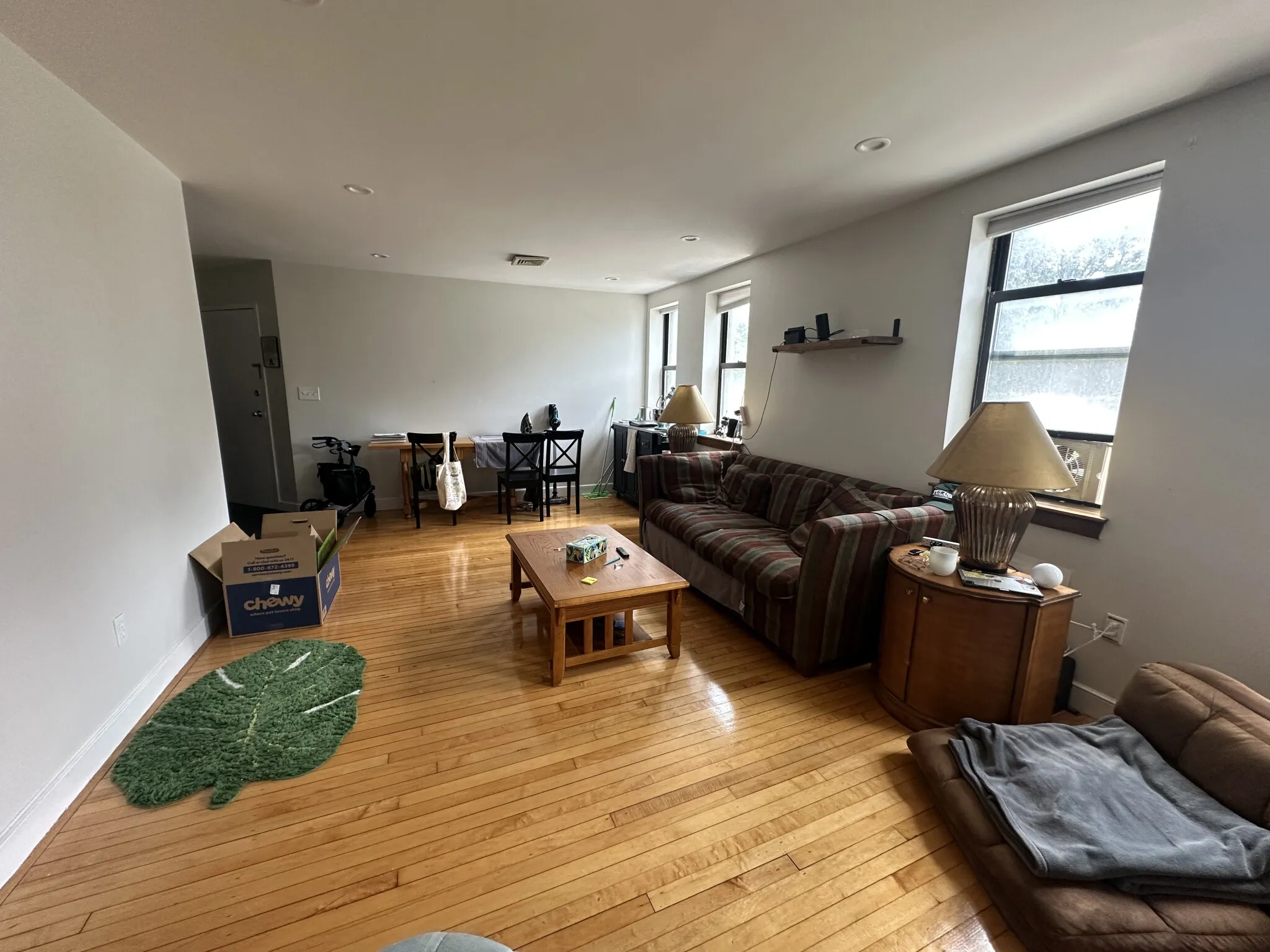 2 bed, 2 bath apartment for rent at 100 Riverway Unit 4, Longwood — photo 5 of 17